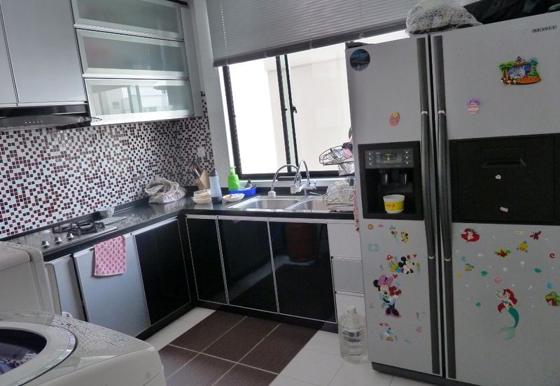 Papillon Desahill Condominium