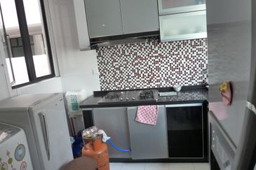 Papillon Desahill Condominium