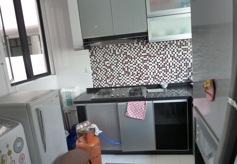 Papillon Desahill Condominium