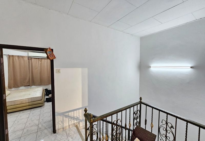 Jalan Bukit Mewah 82