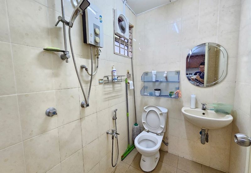 Jalan Bukit Mewah 82