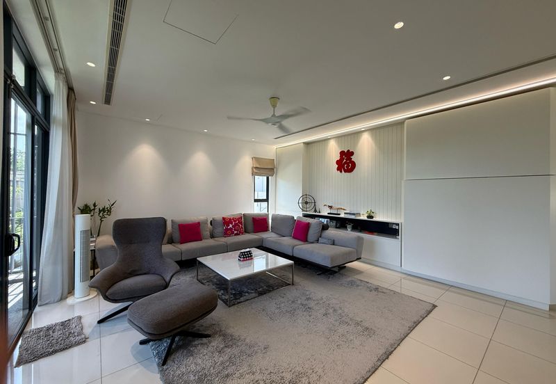 Super Nice 2.5 Storey Bungalow @ Jade Hills Kajang for Sale