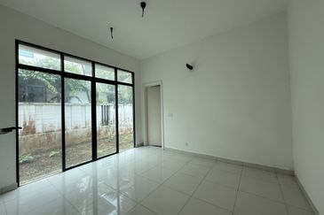 Villa 33, Bukit Manda'rina
