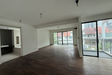 Villa 33, Bukit Manda'rina