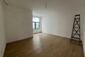 Super Nice 2 Storey TownHouse @ Saujana Height Kajang for Sale