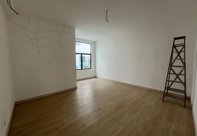 Super Nice 2 Storey TownHouse @ Saujana Height Kajang for Sale