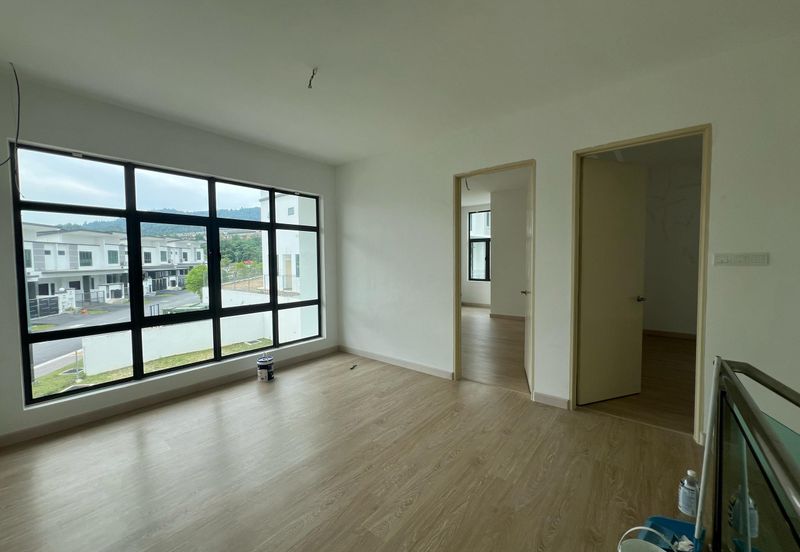 Super Nice 2 Storey TownHouse @ Saujana Height Kajang for Sale