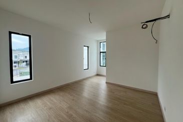 Super Nice 2 Storey TownHouse @ Saujana Height Kajang for Sale