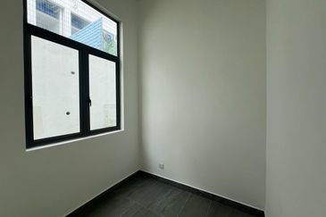 Super Nice 2 Storey TownHouse @ Saujana Height Kajang for Sale