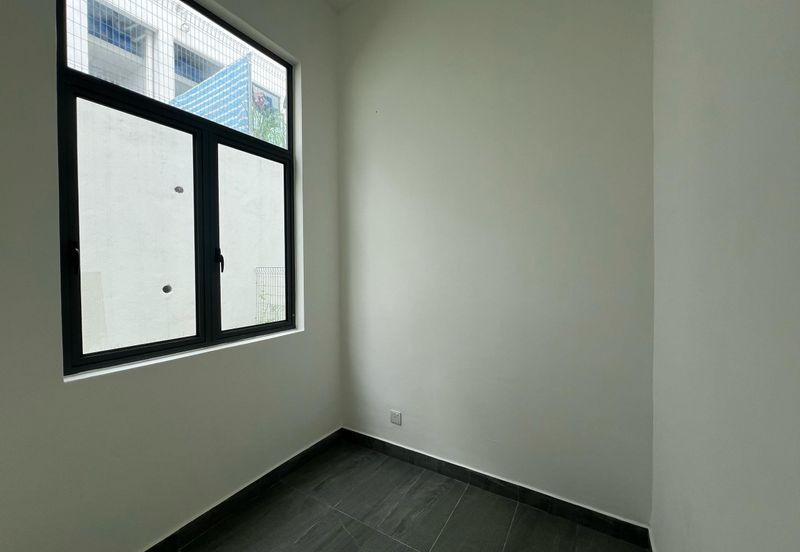 Super Nice 2 Storey TownHouse @ Saujana Height Kajang for Sale