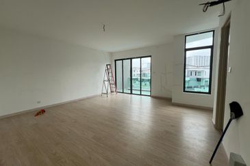 Super Nice 2 Storey TownHouse @ Saujana Height Kajang for Sale