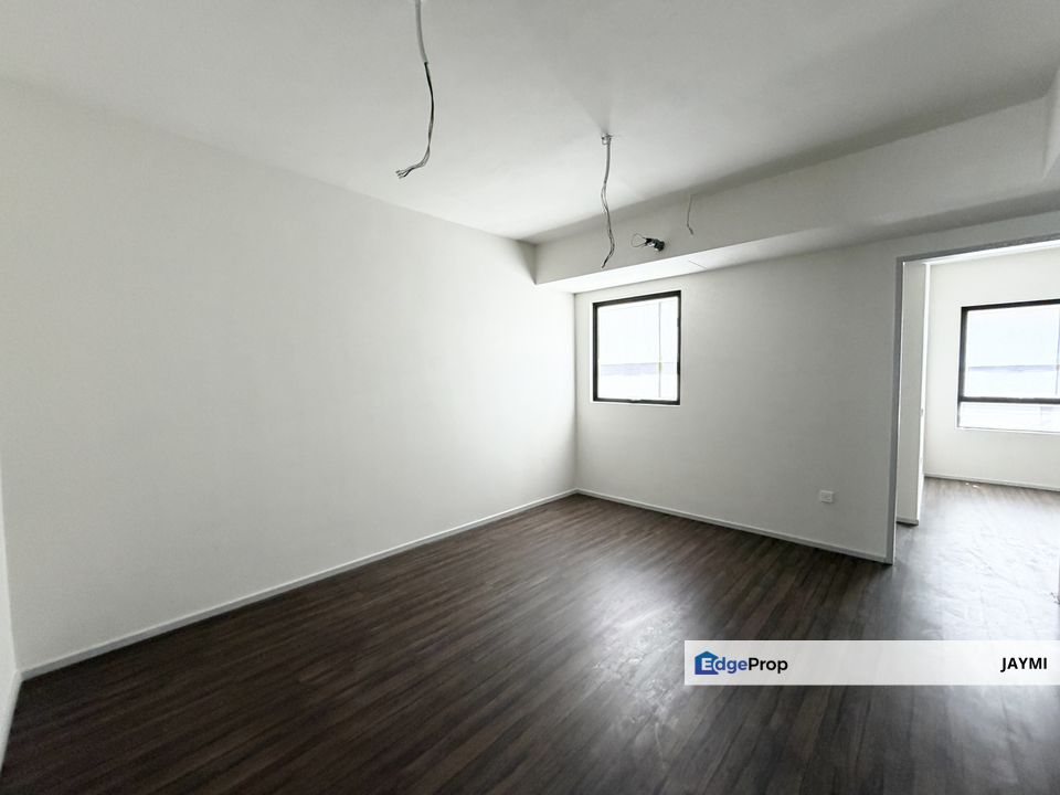 Super Nice 3 sty Garden Terrace Home at Hayat Villa Bukit Serdang, Selangor, Seri Kembangan