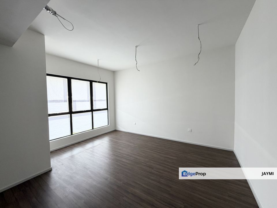 Super Nice 3 sty Garden Terrace Home at Hayat Villa Bukit Serdang, Selangor, Seri Kembangan