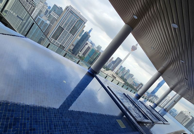 The Luxe by Infinitum