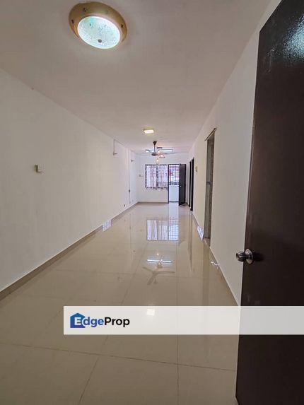 Tasek 64 Flat Bandar Seri Alam Masai Low Floor For Sale , Johor, Masai