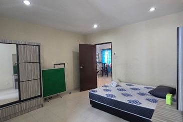 Bangunan Duta Impian (The Embassy Suites)