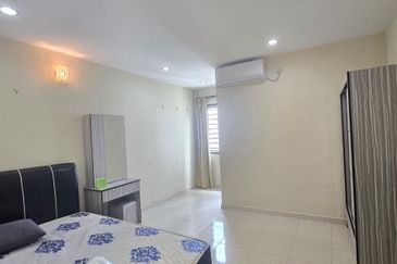 Bangunan Duta Impian (The Embassy Suites)