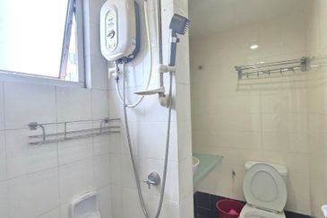 Bangunan Duta Impian (The Embassy Suites)