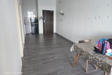 D'Summit Residences @ Kempas Utama