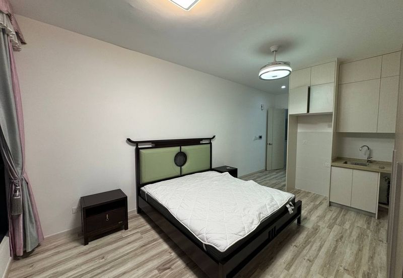 The M @ Medini Macrolink