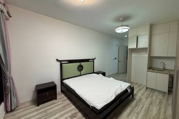 The M @ Medini Macrolink