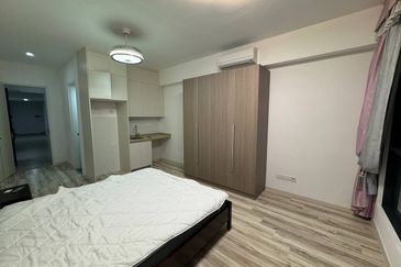 The M @ Medini Macrolink