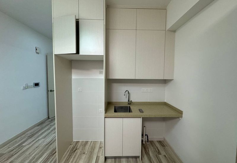 The M @ Medini Macrolink