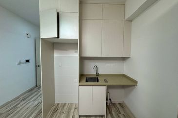 The M @ Medini Macrolink