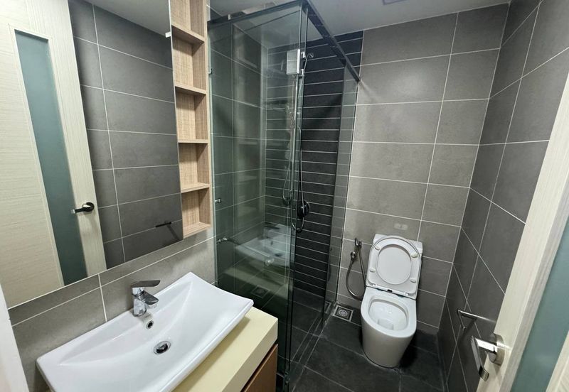 The M @ Medini Macrolink