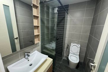 The M @ Medini Macrolink