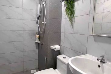 SKS Habitat Apartment, Larkin