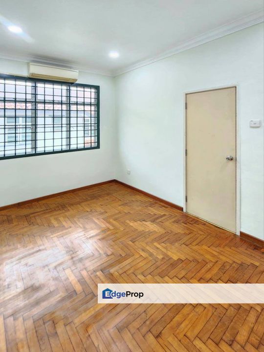 Taman Gaya Pelangi Indah Puteri Wangsa Ulu Tiram Jalan Sasa Double Storey Terrace House For Sale , Johor, Ulu Tiram