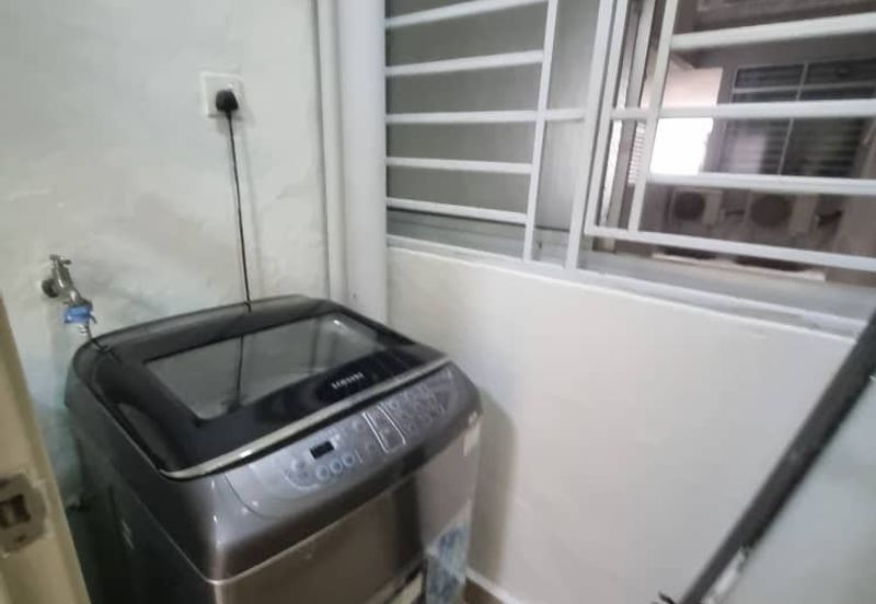 Dedaun Hijau (Greenfield Regency)