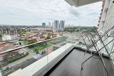 The Pinnacles (Pinnacle Tower)