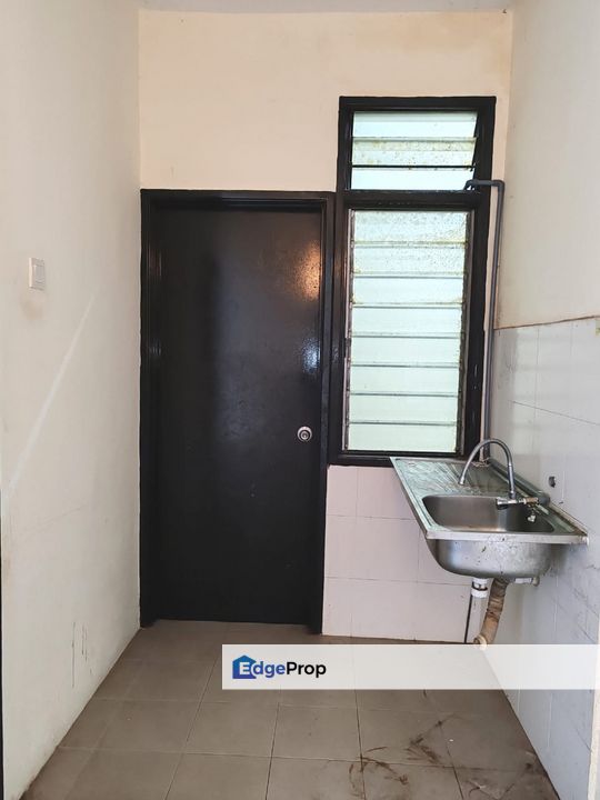 Rumah Pangsa Sri Orkid Ehsan Jaya Johor Jaya Medium Cost Flat For Sale, Johor, Johor Bahru