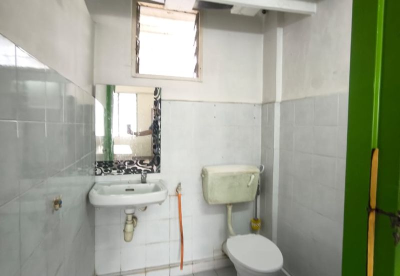 Sri Lanang Flat (Rumah Pangsa Sri Lanang)