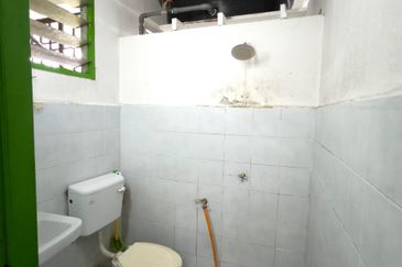 Sri Lanang Flat (Rumah Pangsa Sri Lanang)