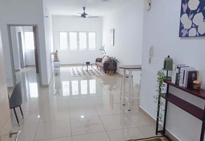 Seasons Luxury Apartments @ Amara Larkin