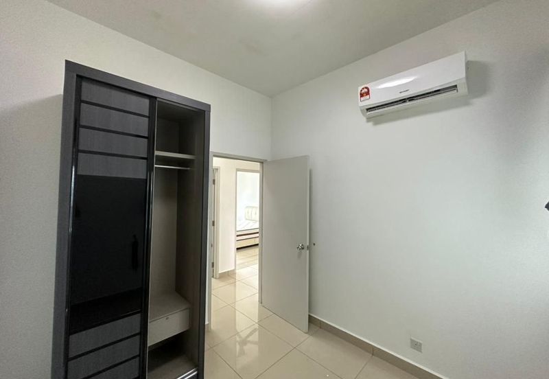 Meridin Bayvue Apartment