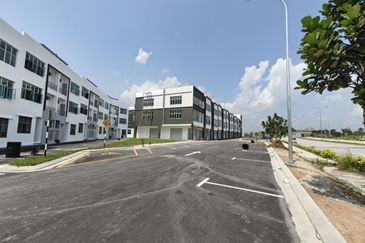 Summit Commercial Hub