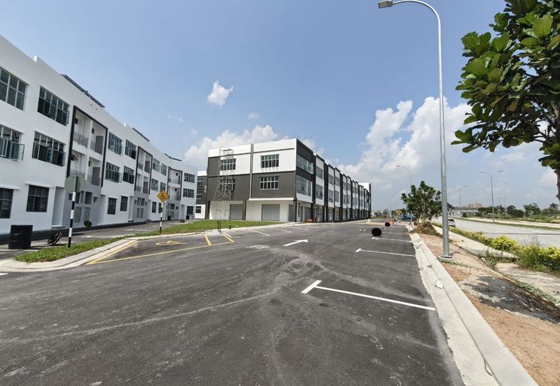 Summit Commercial Hub