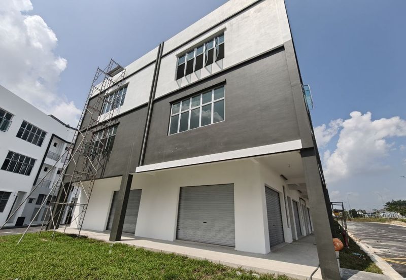 Summit Commercial Hub