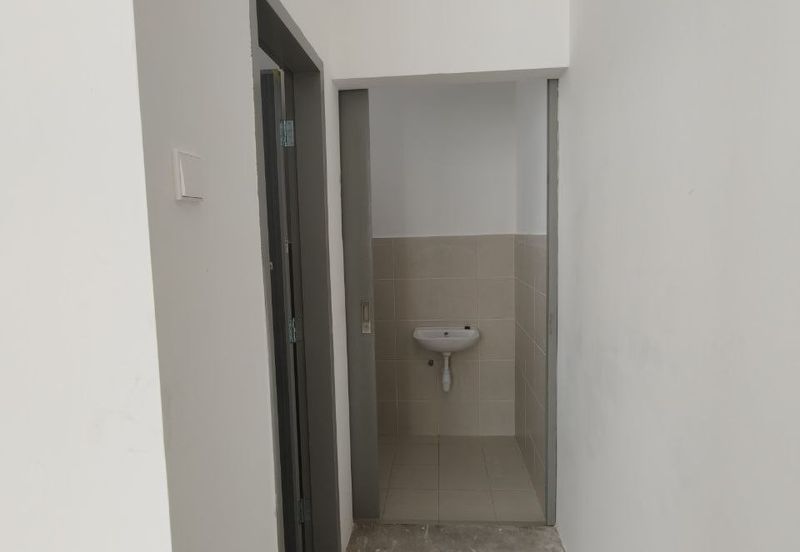 Summit Commercial Hub