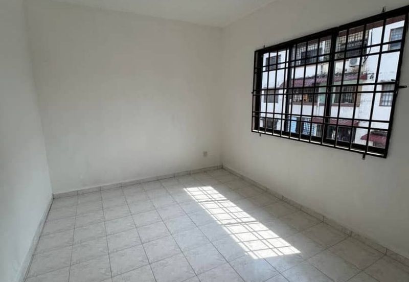 Flat Tasek 64, Bandar Baru Seri Alam