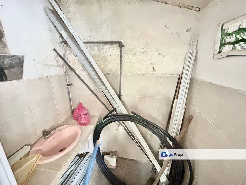 Taman Universiti Jalan Kejayaan Skudai Kangkar Pulai Single Storey Low Cost For Sale , Johor, Skudai