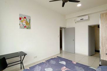 D'Summit Residences @ Kempas Utama