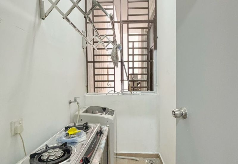 D'Summit Residences @ Kempas Utama