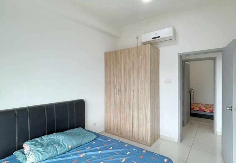 D'Summit Residences @ Kempas Utama