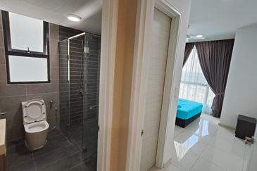 The M @ Medini Macrolink