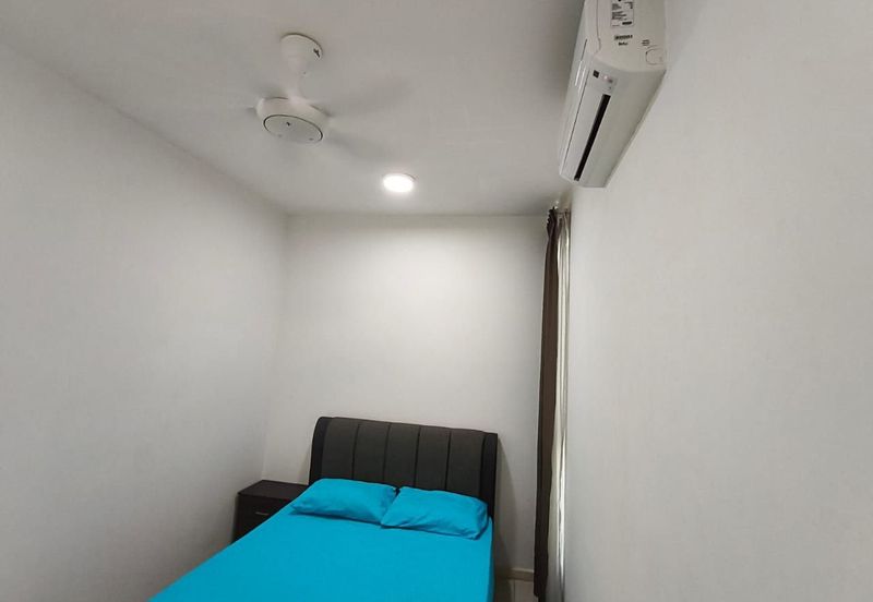 The M @ Medini Macrolink